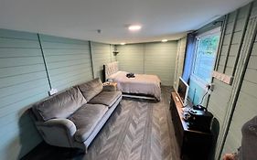Cozy Cabin Independent Ensuite